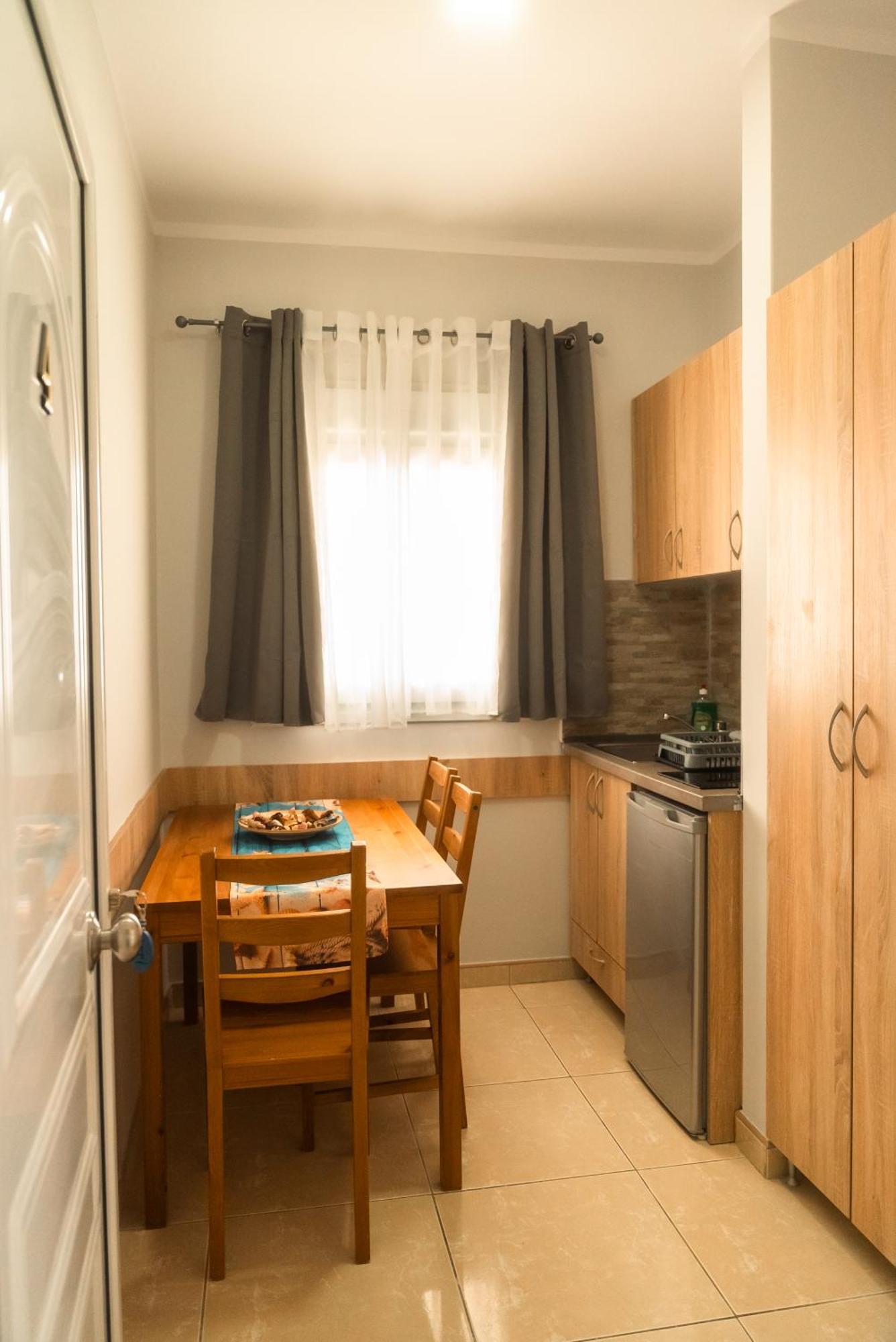 Aktis Sea View Studios Peraía Екстериор снимка
