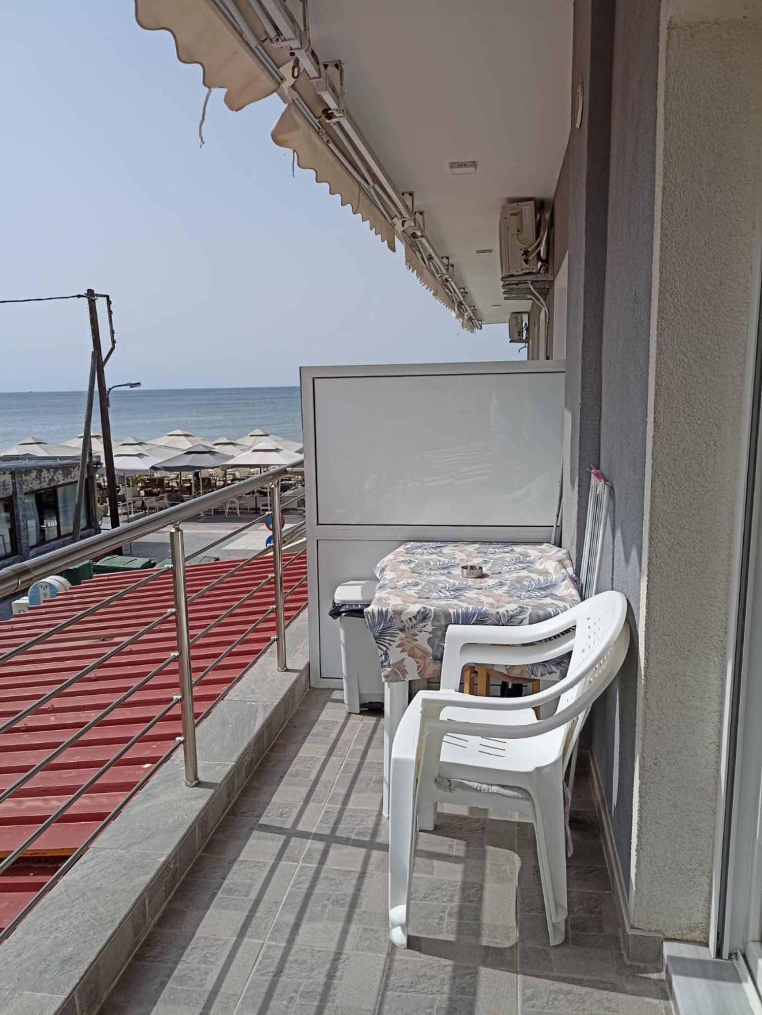 Aktis Sea View Studios Peraía Екстериор снимка