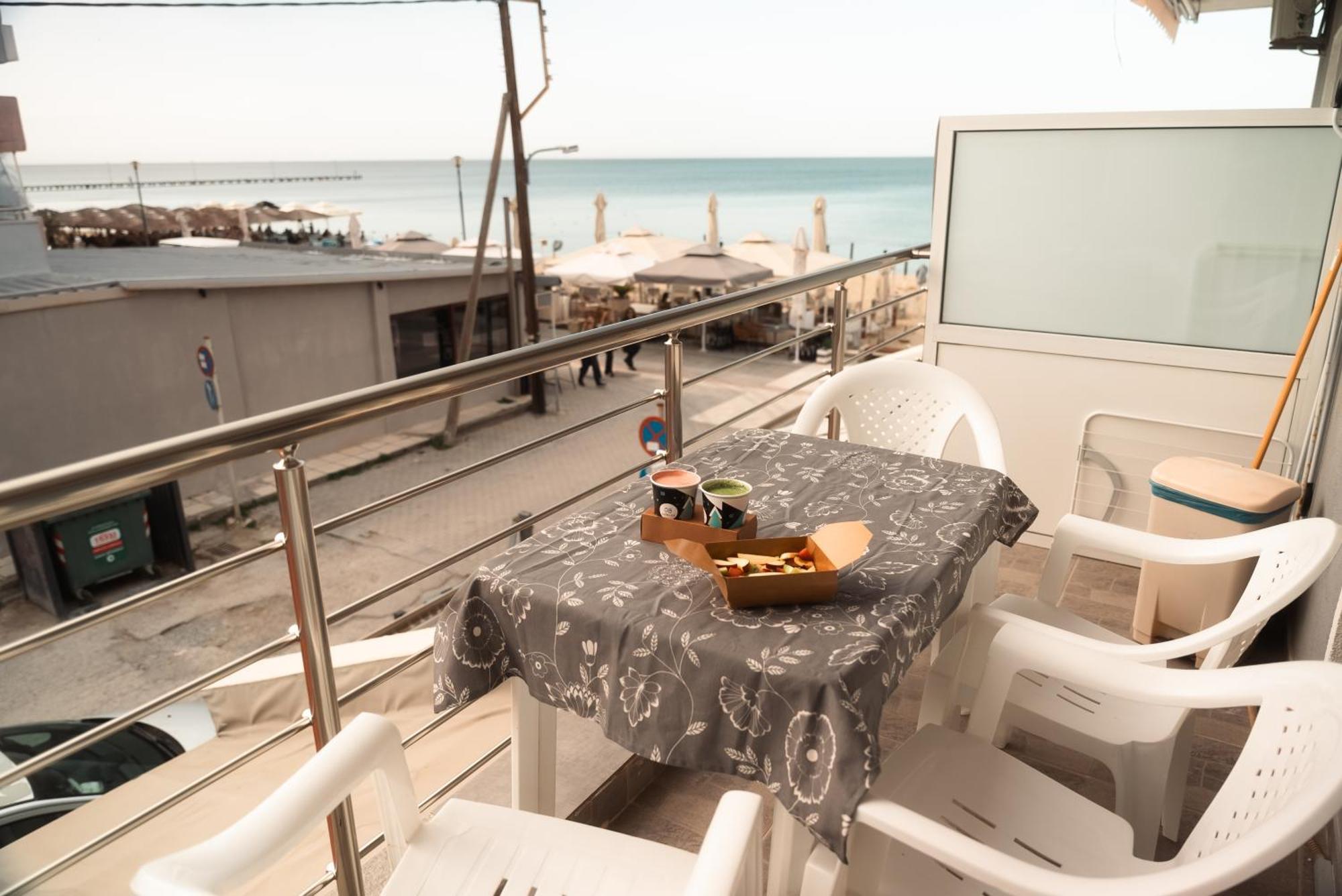 Aktis Sea View Studios Peraía Екстериор снимка
