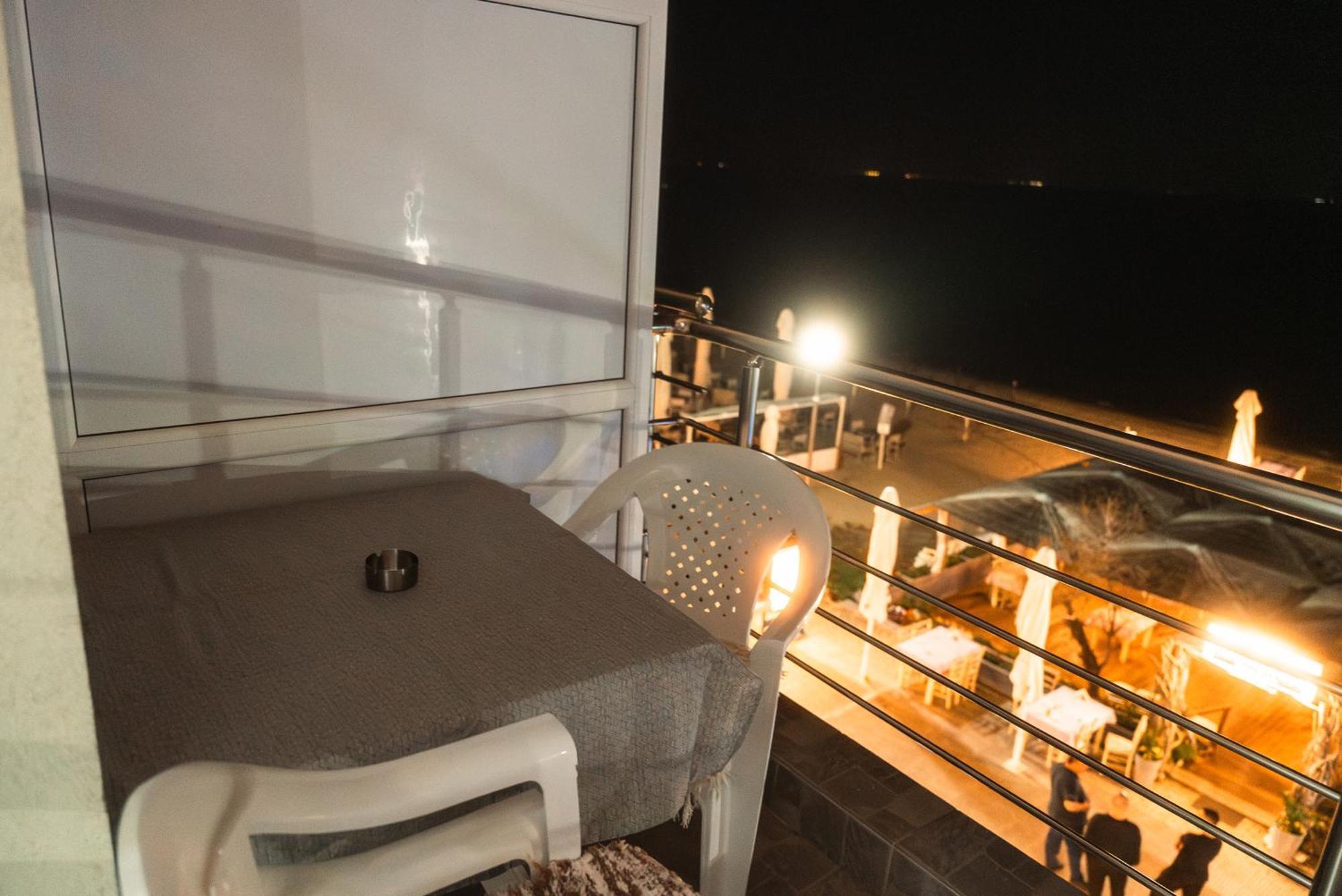Aktis Sea View Studios Peraía Екстериор снимка
